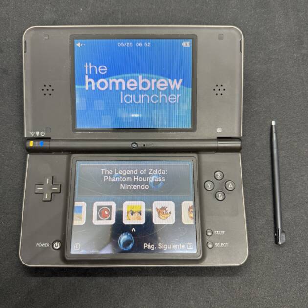 NINTENDO DSI LL
