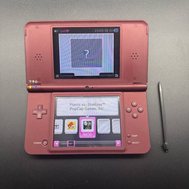 NINTENDO DSI LL